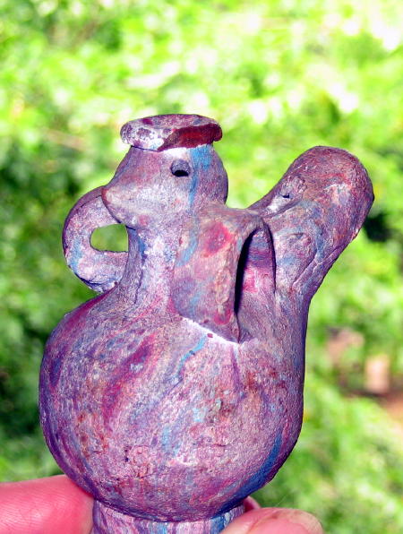 A pottery bird whisle